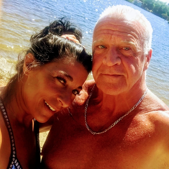 Meet your Posher, Christine - Picture 2 of 5